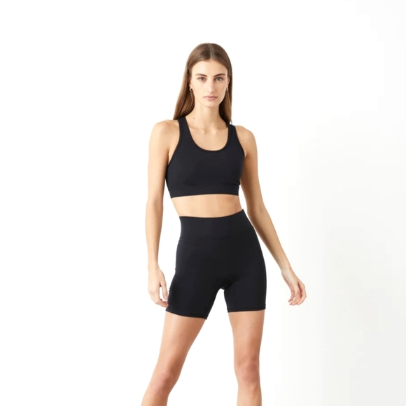 ALL ACCESS Center Stage 6 in biker short, Black, L, EUC - Picture 1 of 3